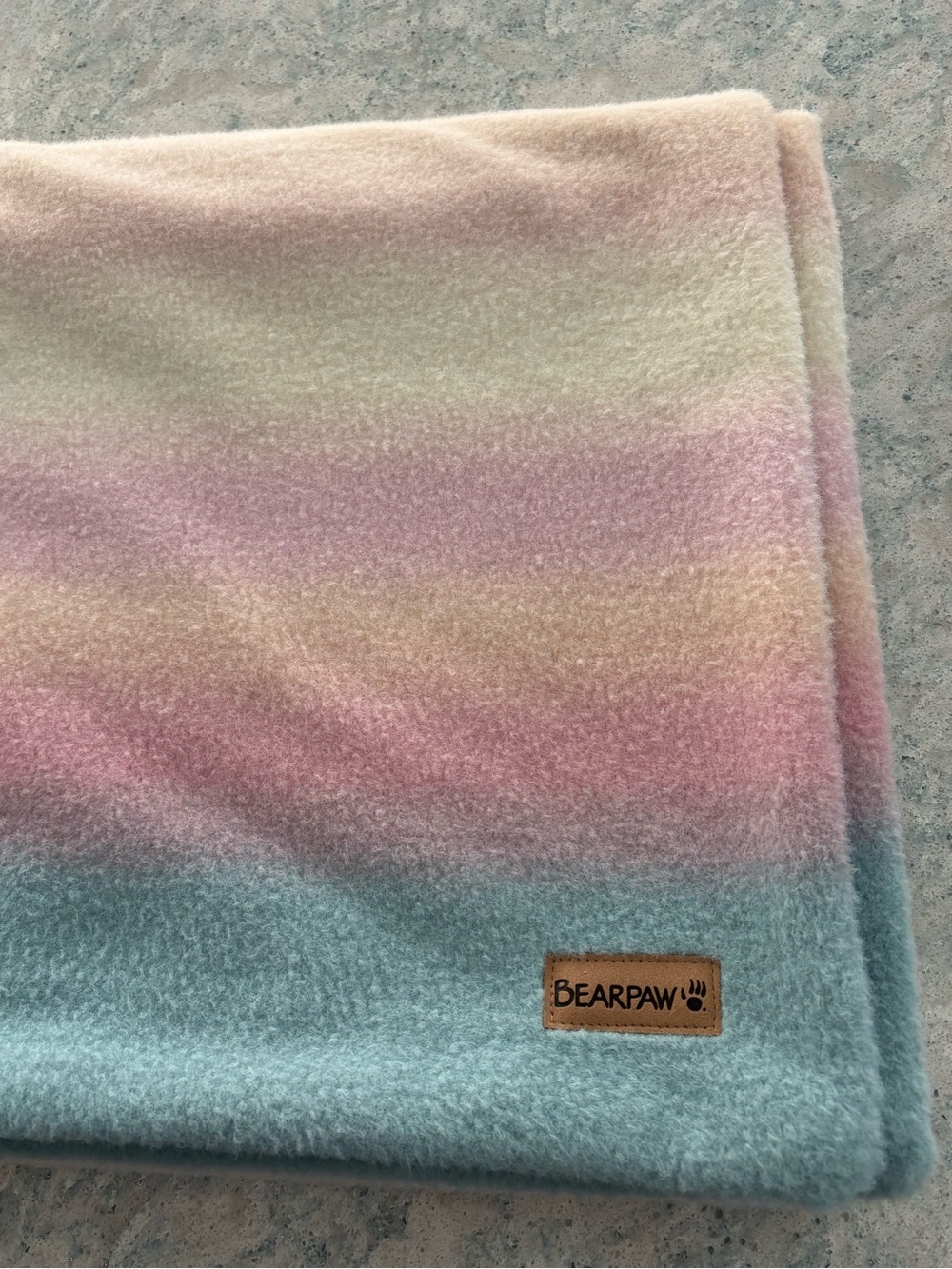 BEARPAW Steph Faux Cashmere throw blanket. Excellent/new condition